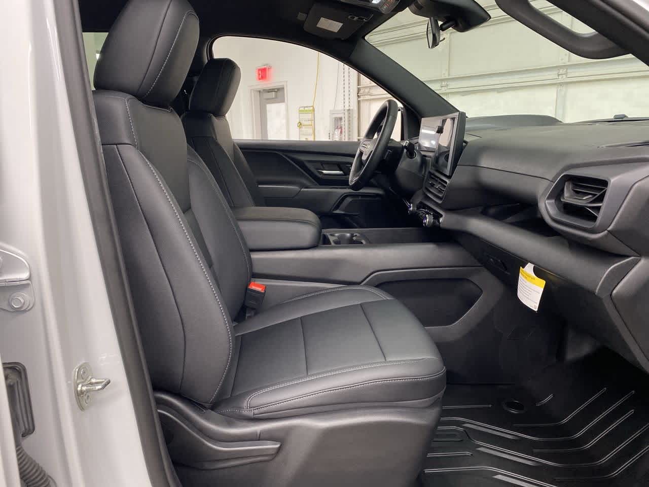 Thumbnail: 2024 Chevrolet Silverado EV - 18