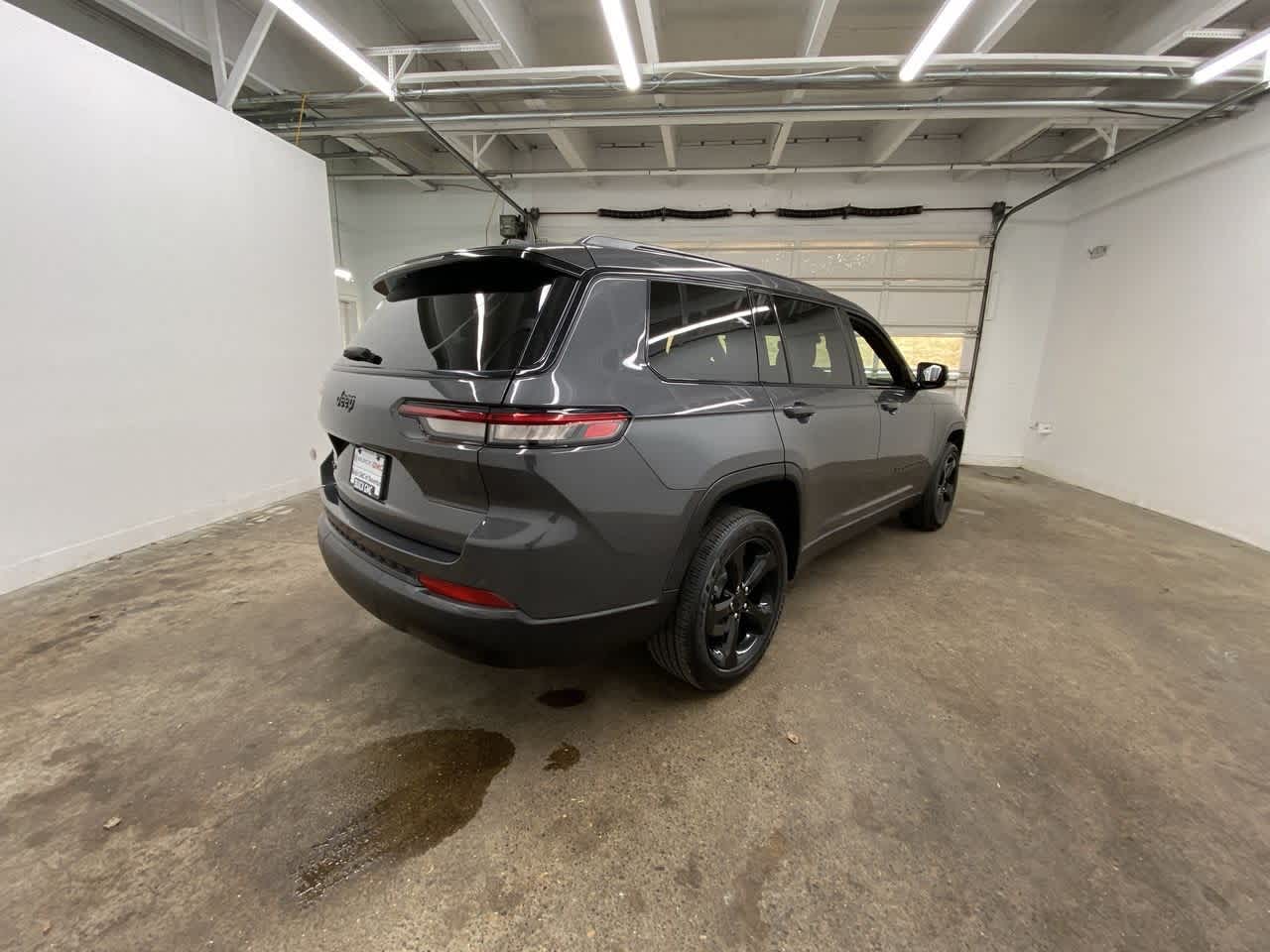 Thumbnail: 2023 Jeep Grand Cherokee - 6