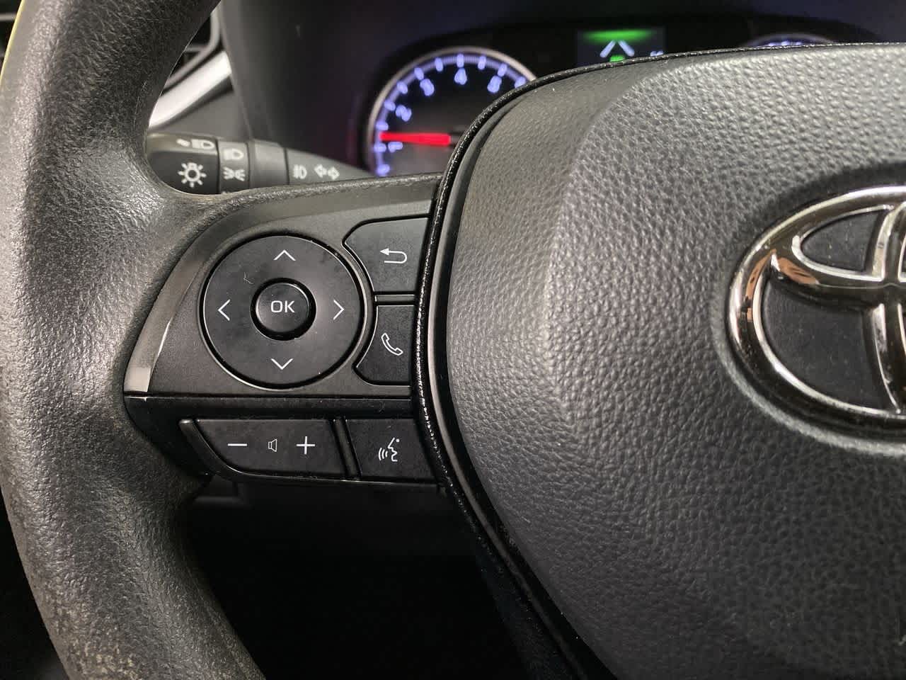 Thumbnail: 2021 Toyota RAV4 - 21