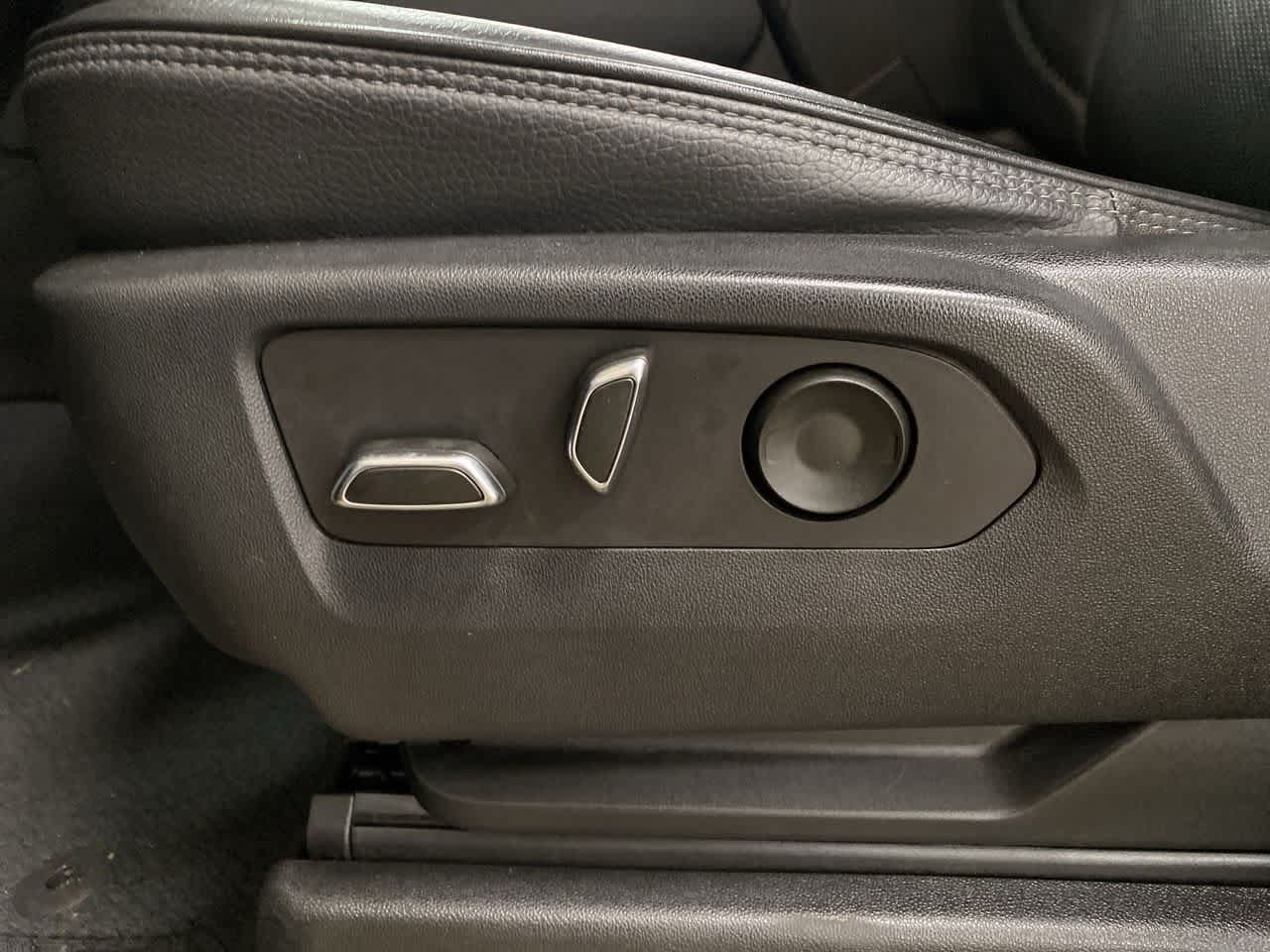 Thumbnail: 2022 GMC Yukon XL - 14