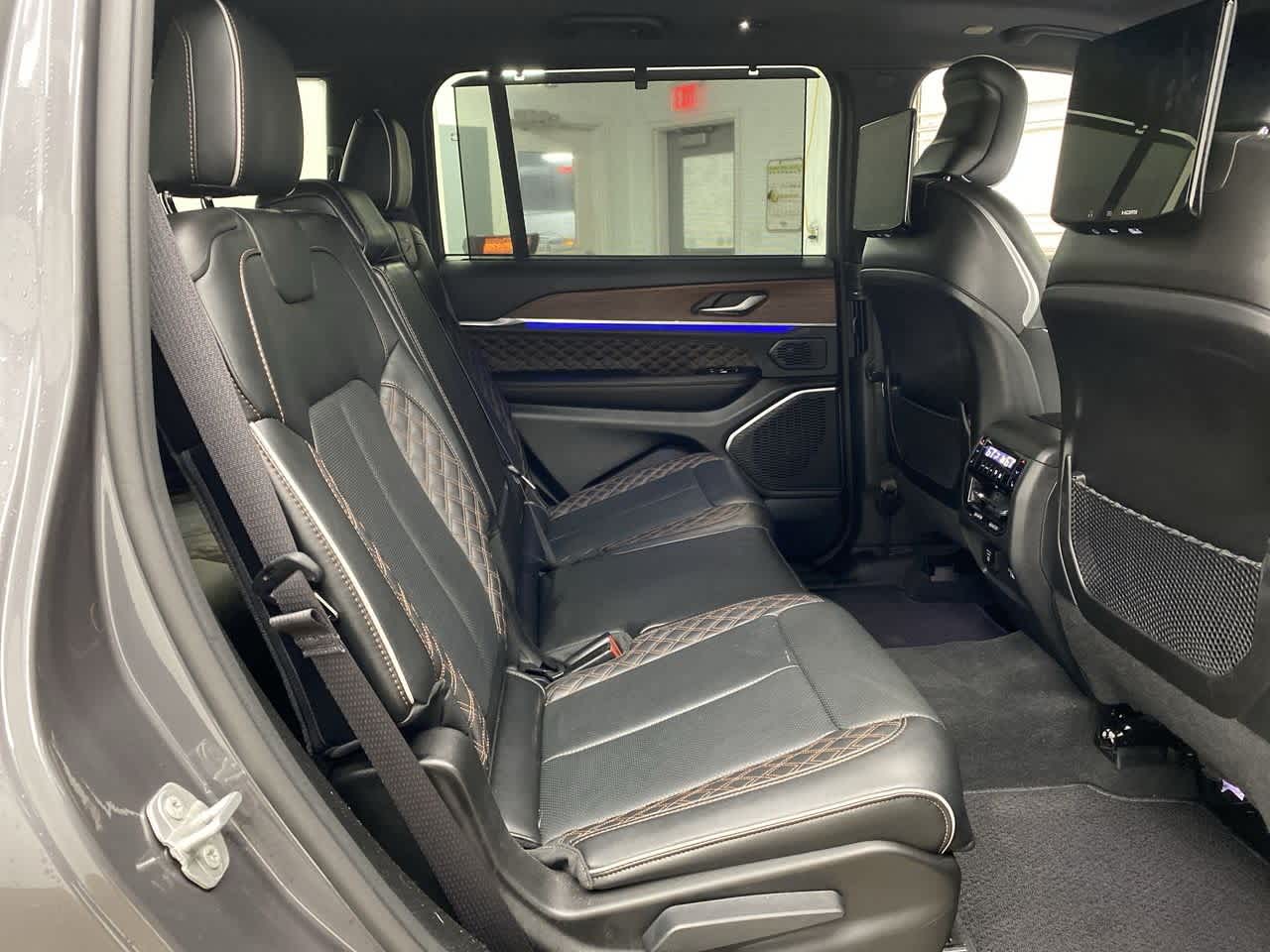 Thumbnail: 2023 Jeep Grand Cherokee - 18