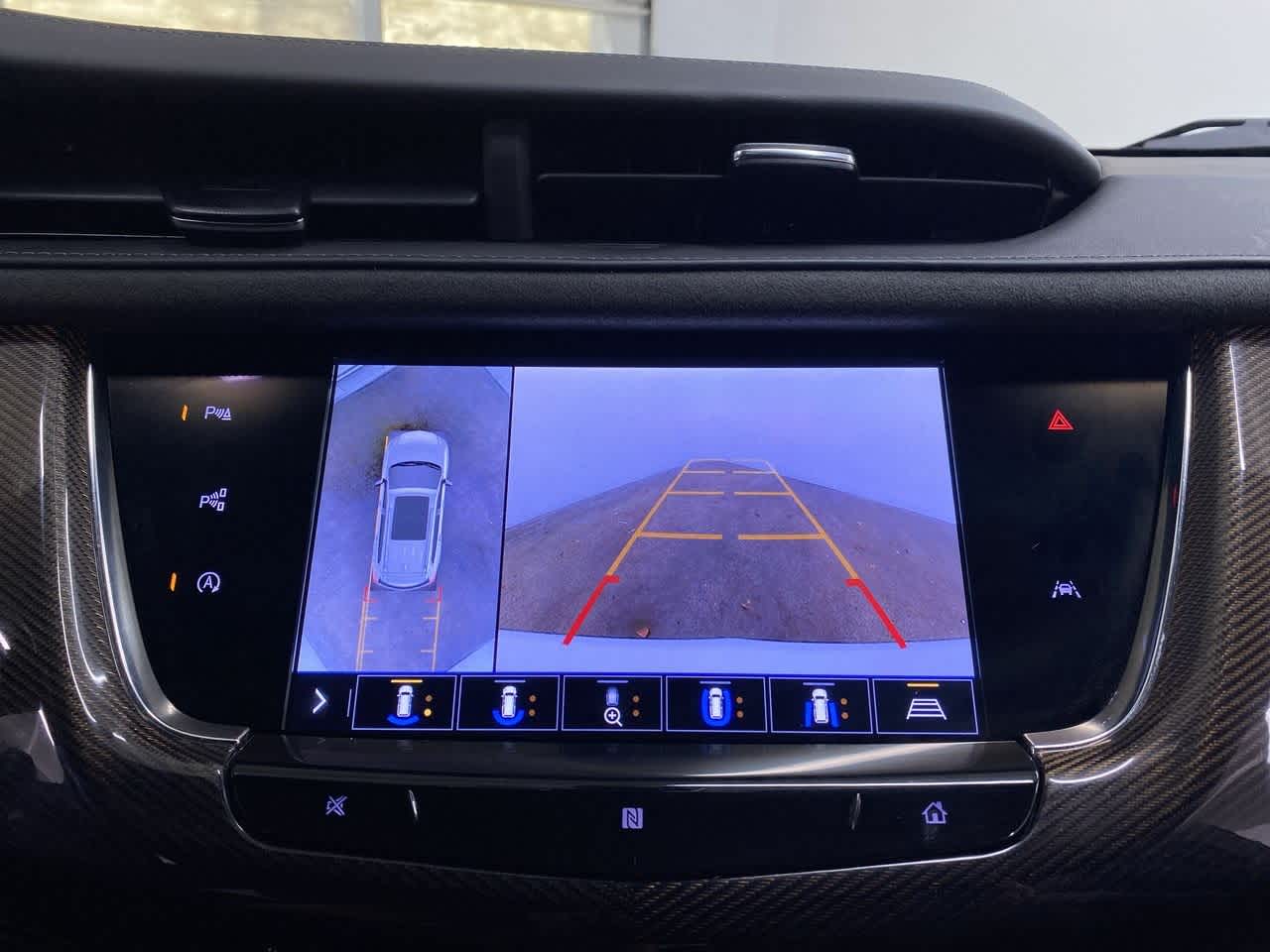 Thumbnail: 2020 Cadillac XT6 - 27