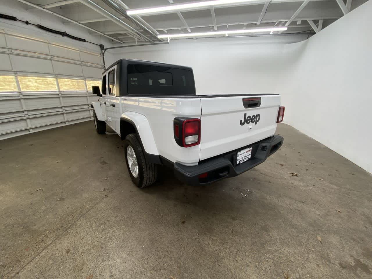 Thumbnail: 2022 Jeep Gladiator - 4