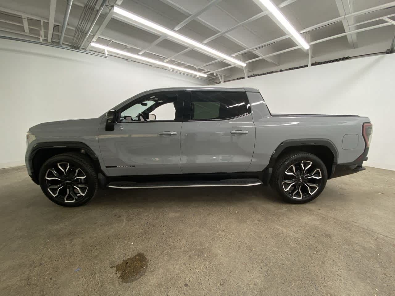 2024 GMC Sierra EV Denali 3