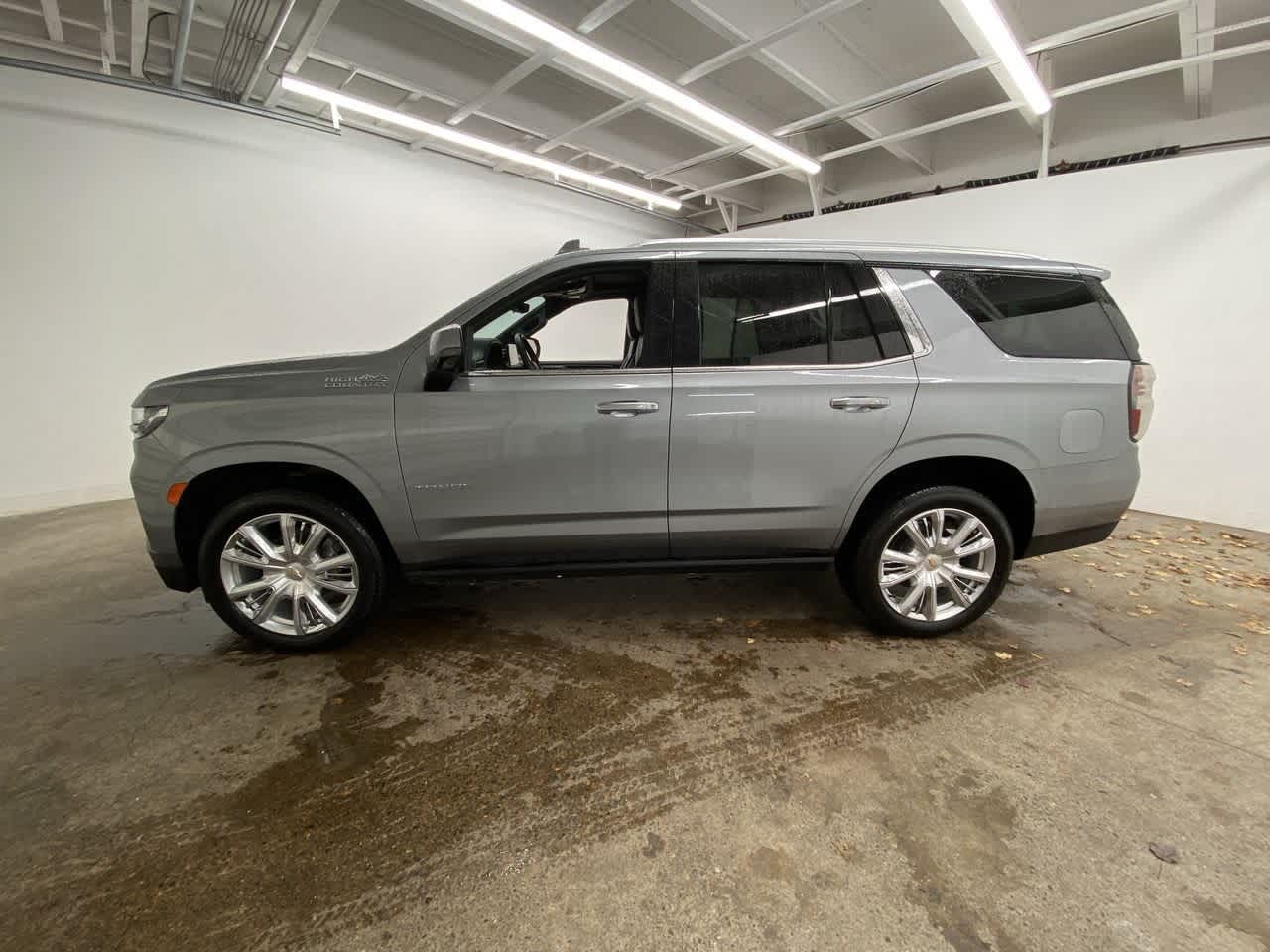 Thumbnail: 2024 Chevrolet Tahoe - 3