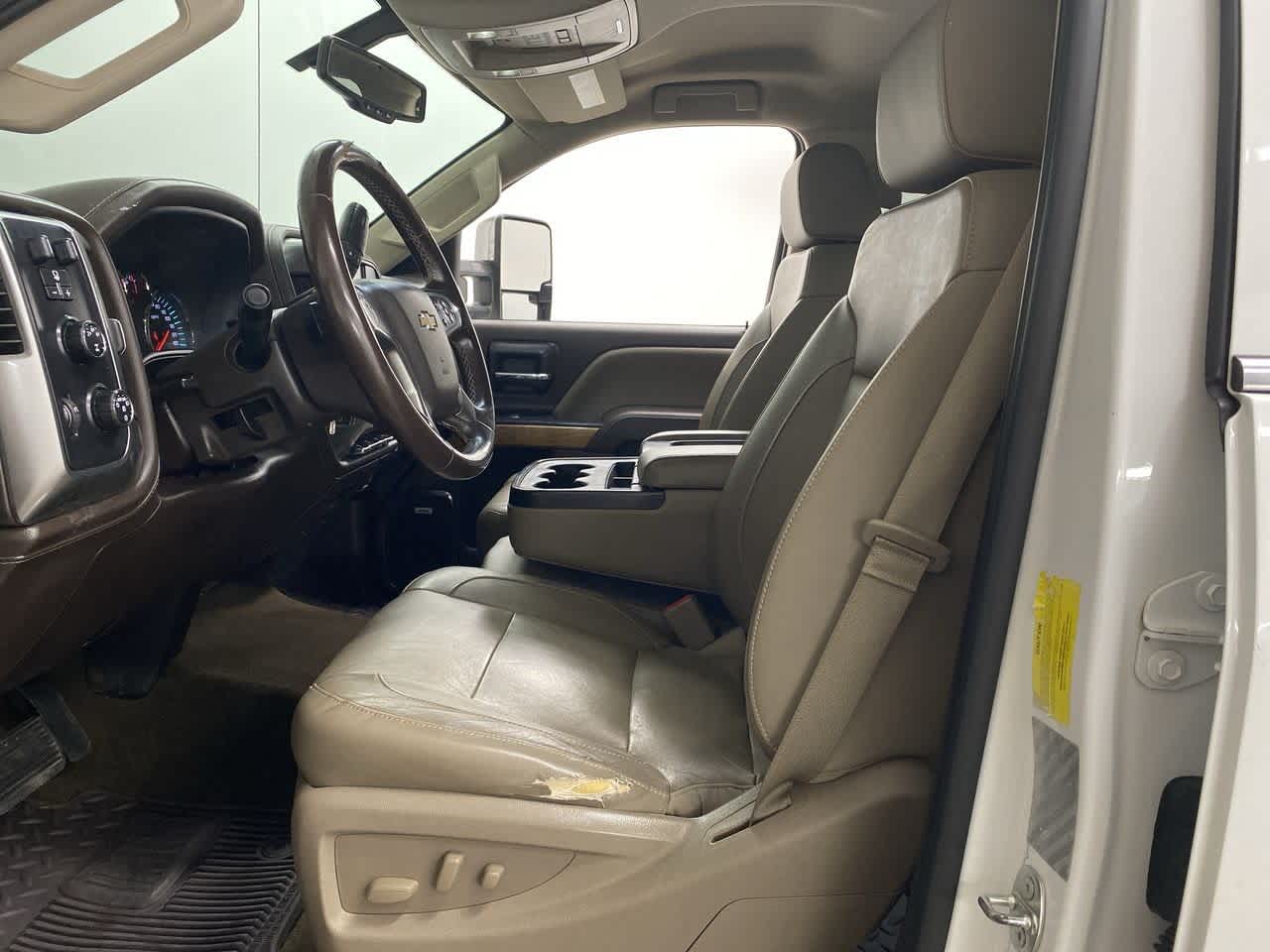 Thumbnail: 2016 Chevrolet Silverado 3500 - 14