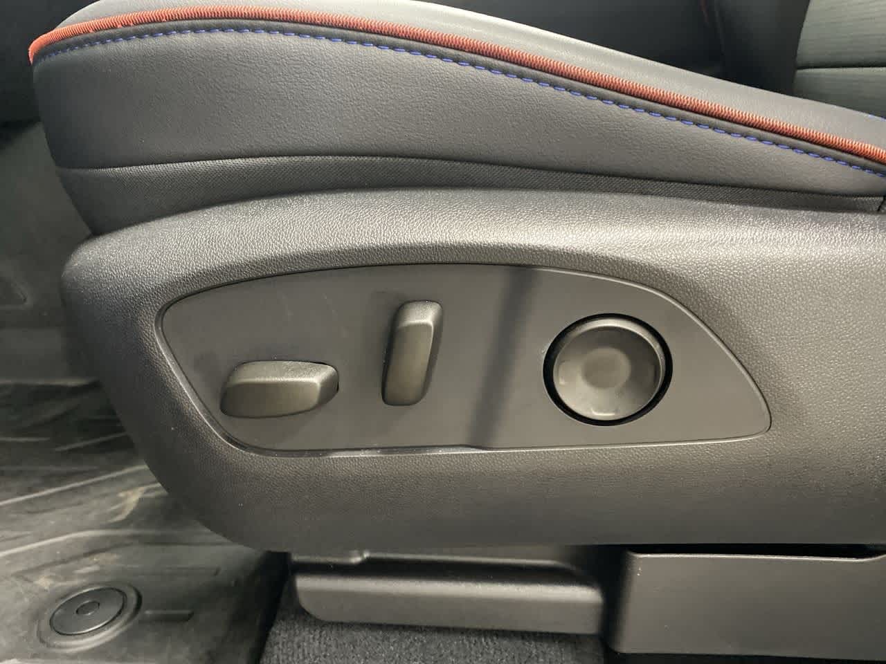 Thumbnail: 2025 Chevrolet Silverado EV - 15