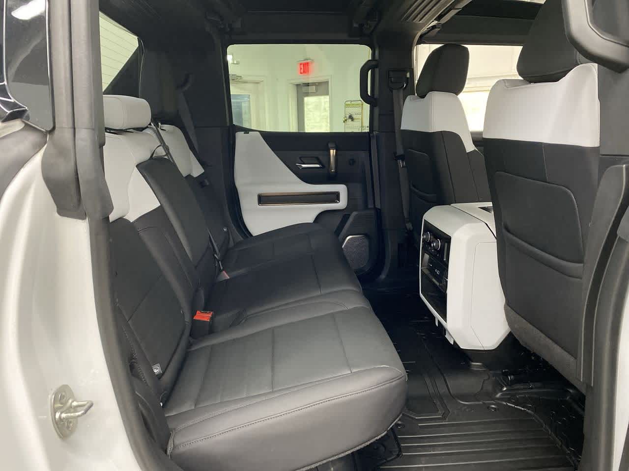 Thumbnail: 2024 GMC Hummer EV - 17