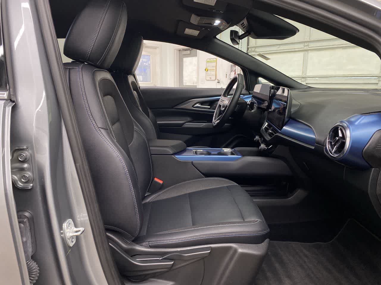 Thumbnail: 2025 Chevrolet Equinox - 18