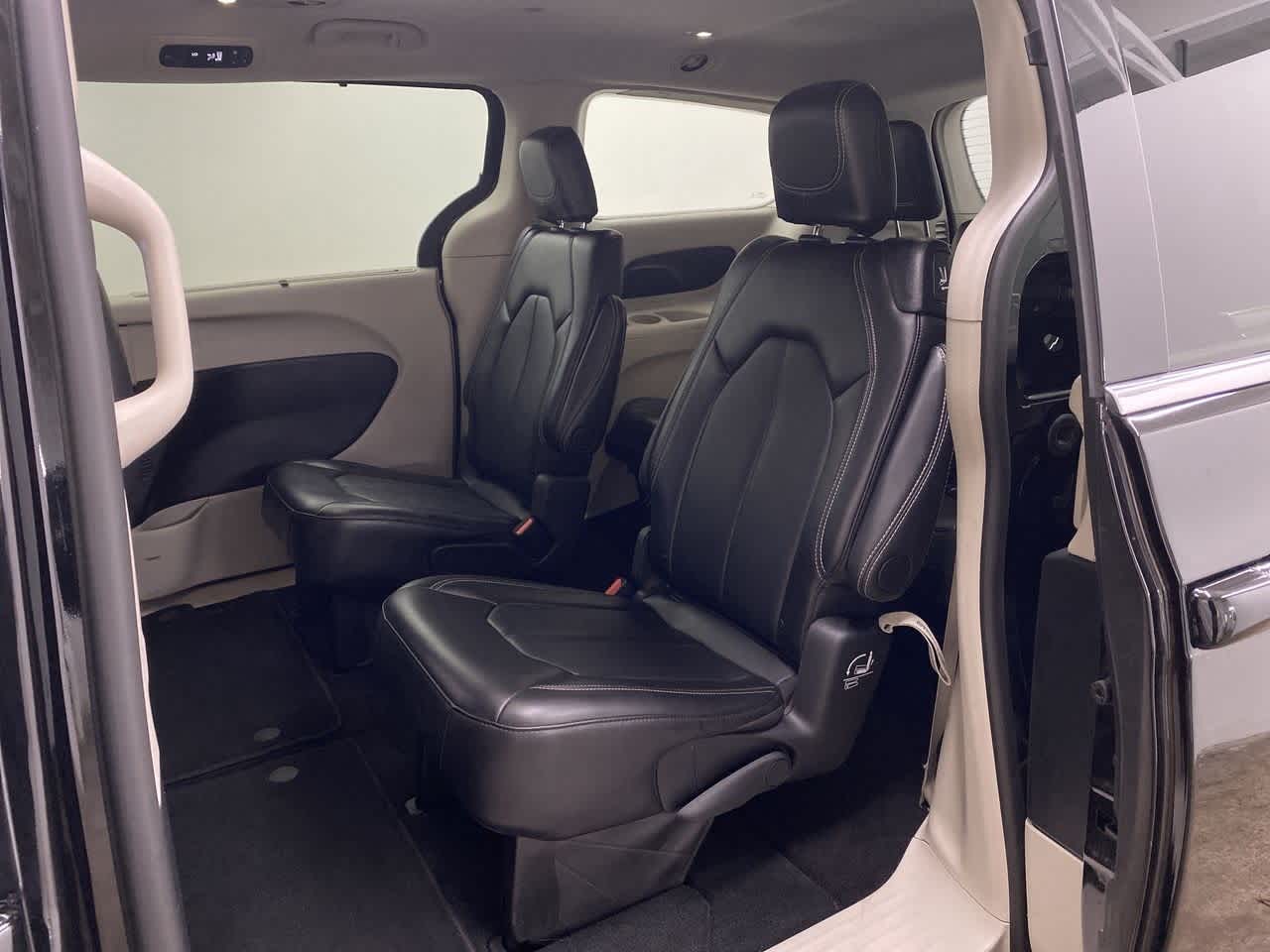 Thumbnail: 2024 Chrysler Pacifica - 16