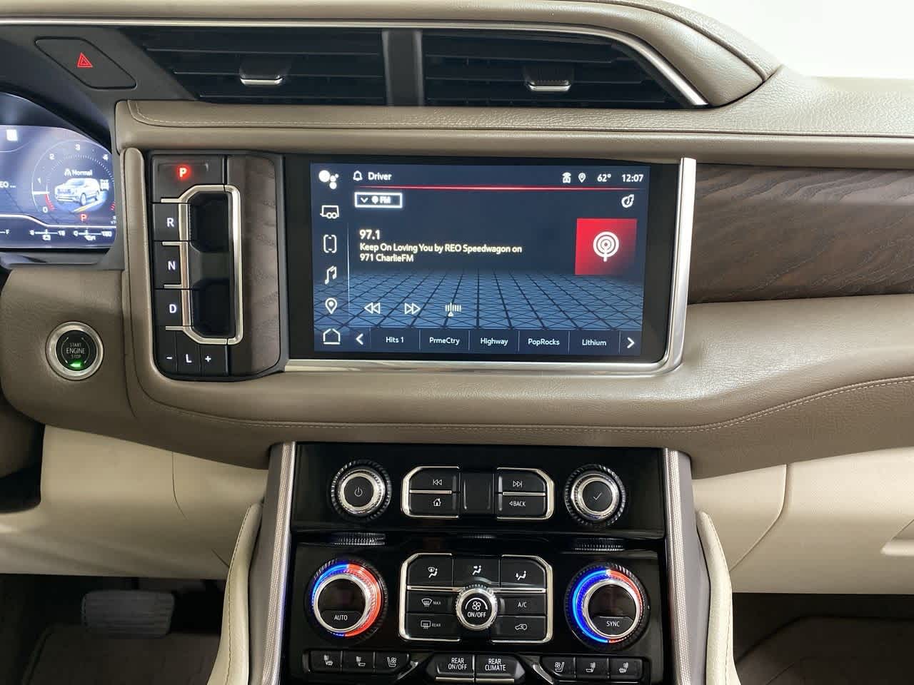 Thumbnail: 2022 GMC Yukon XL - 24