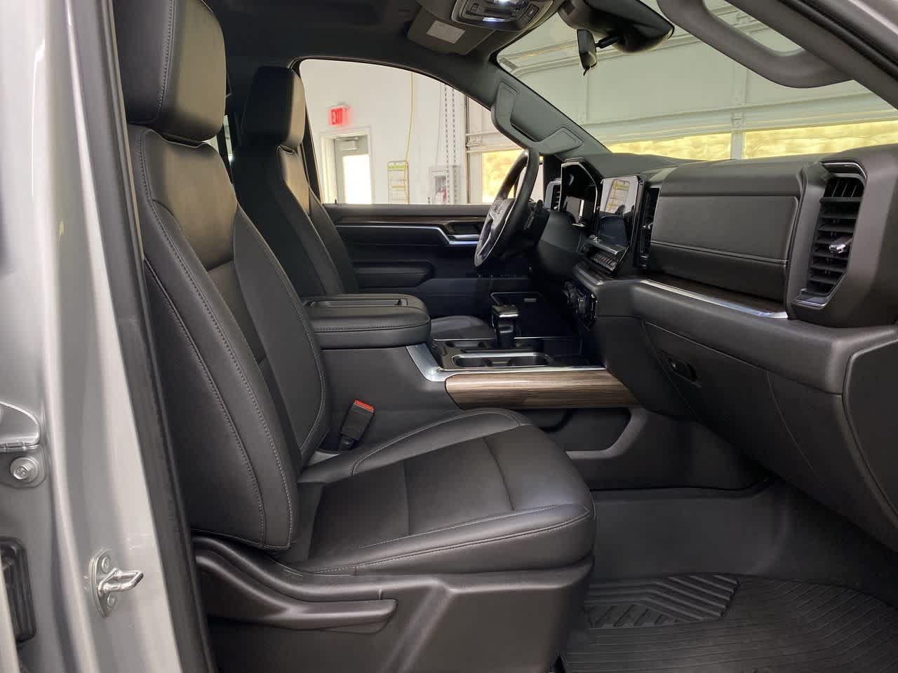 Thumbnail: 2022 Chevrolet Silverado 1500 - 18