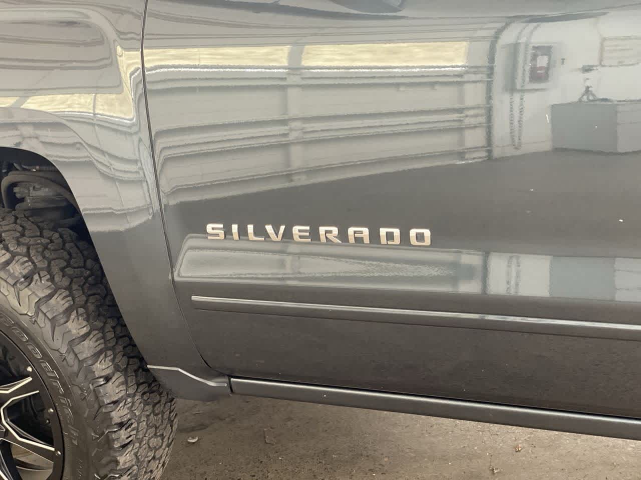 Thumbnail: 2017 Chevrolet Silverado 1500 - 10