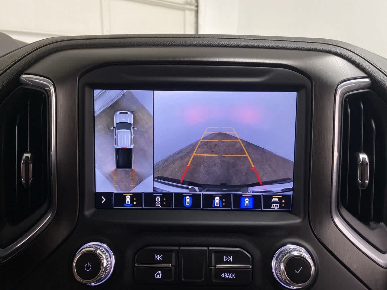Thumbnail: 2022 GMC Sierra 3500 - 25