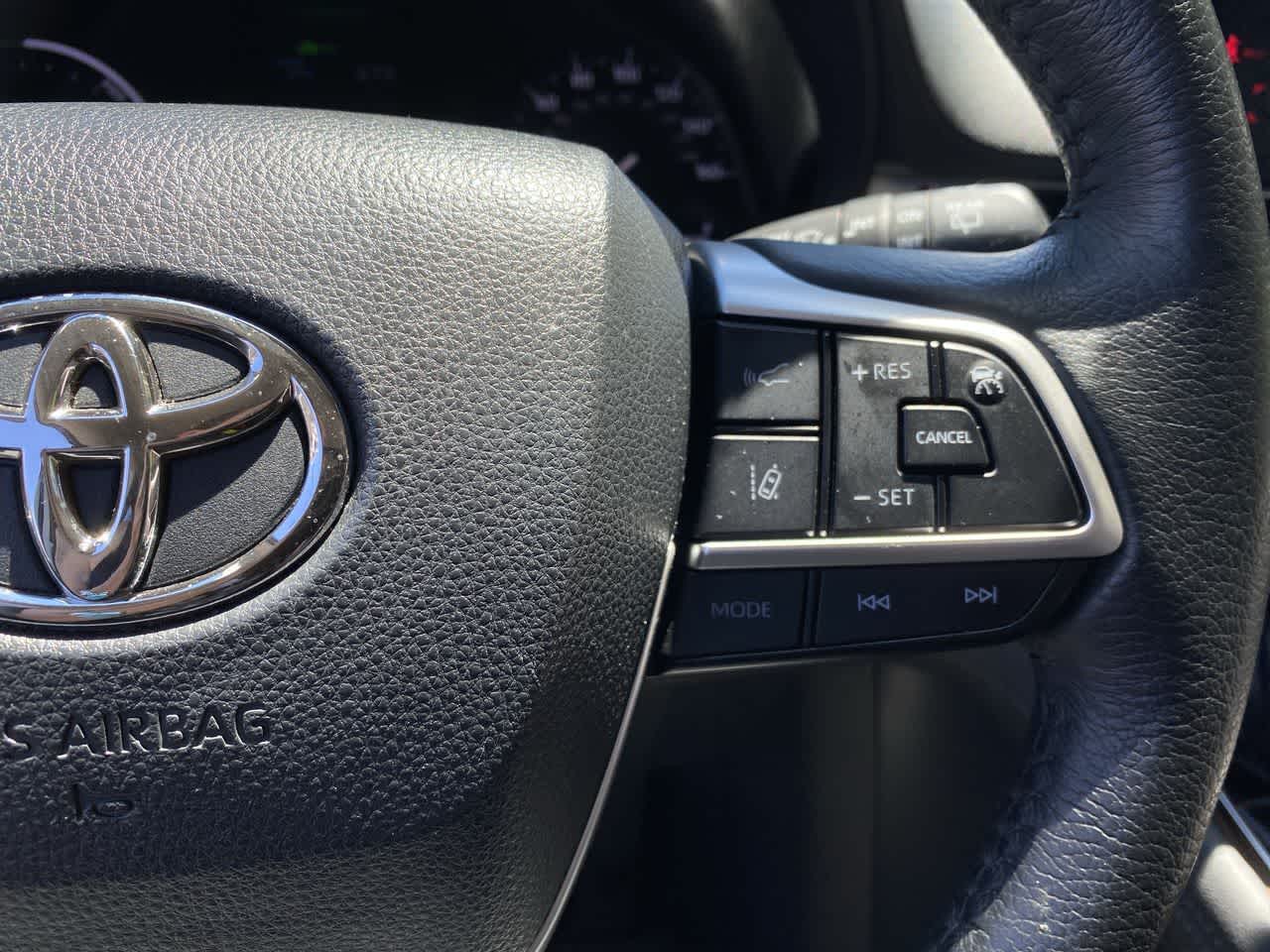 Thumbnail: 2022 Toyota Sienna - 22