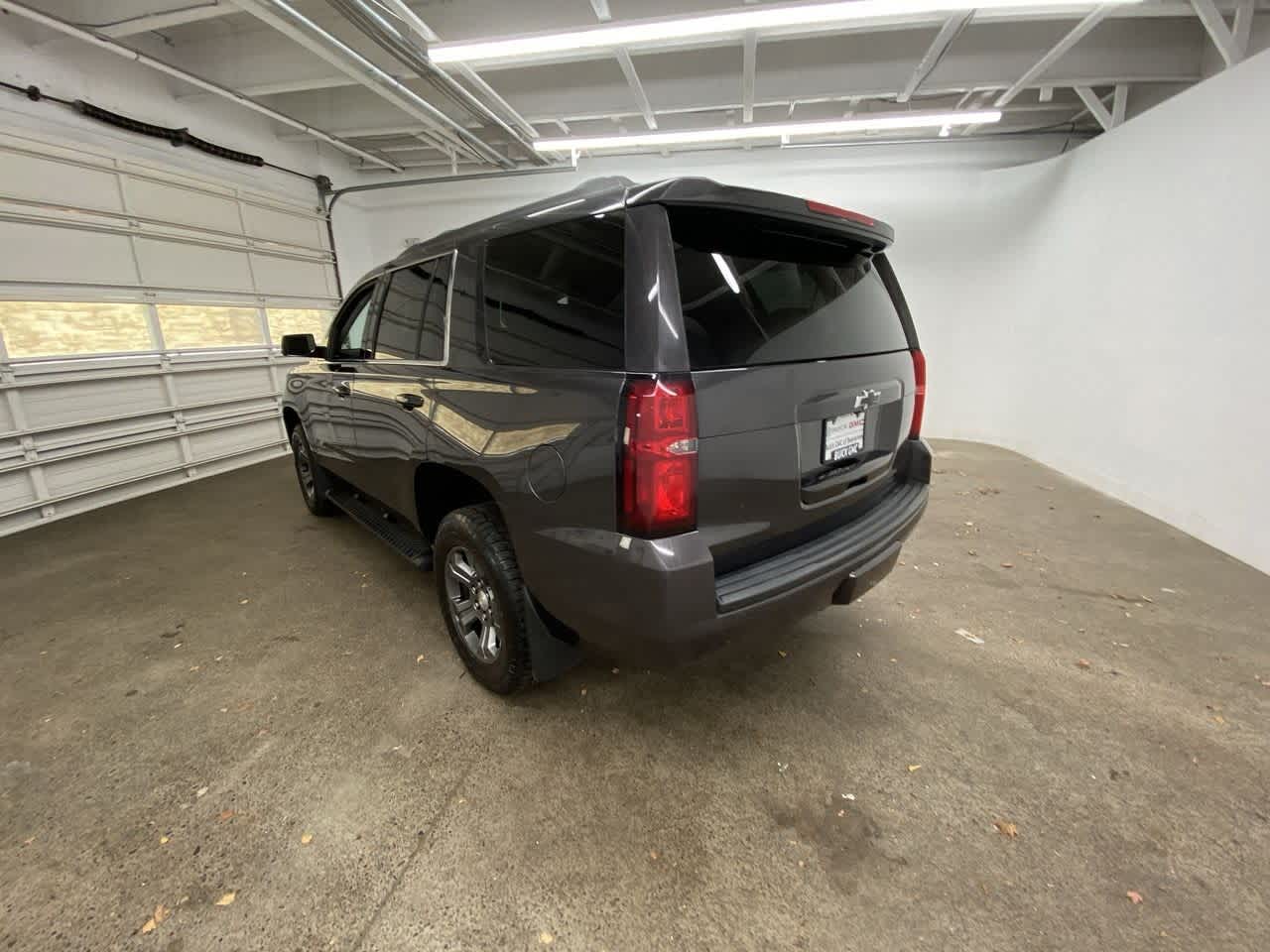 Thumbnail: 2016 Chevrolet Tahoe - 4