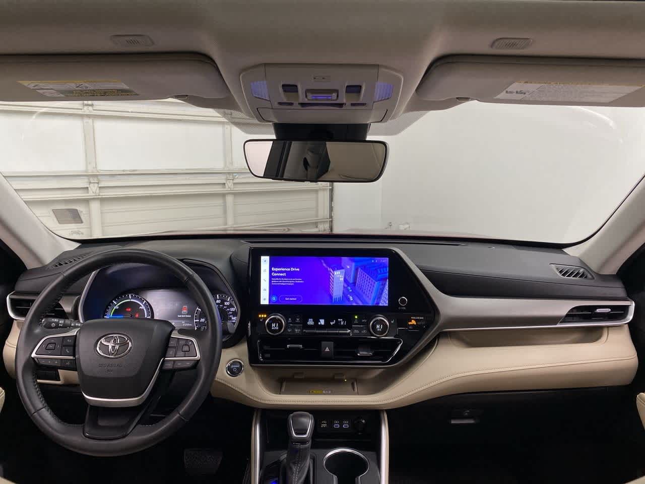 Thumbnail: 2023 Toyota Highlander - 13