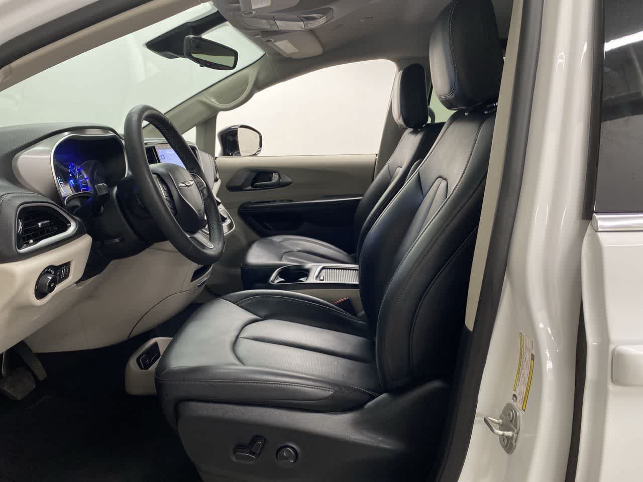 Thumbnail: 2024 Chrysler Pacifica - 14