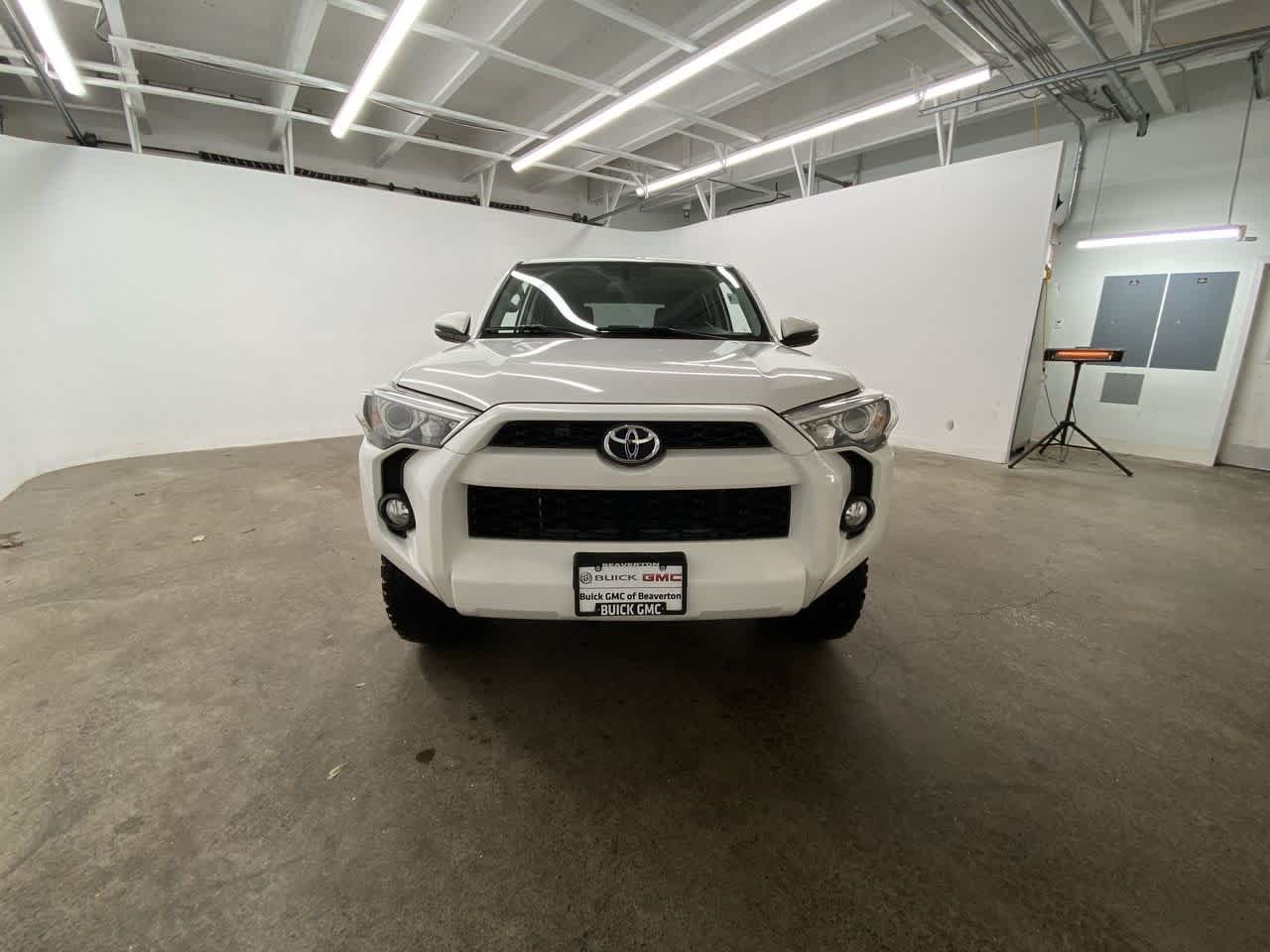 Thumbnail: 2018 Toyota 4Runner - 9