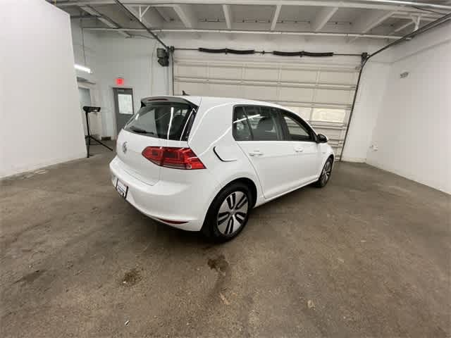 2016 Volkswagen e-Golf SE 6