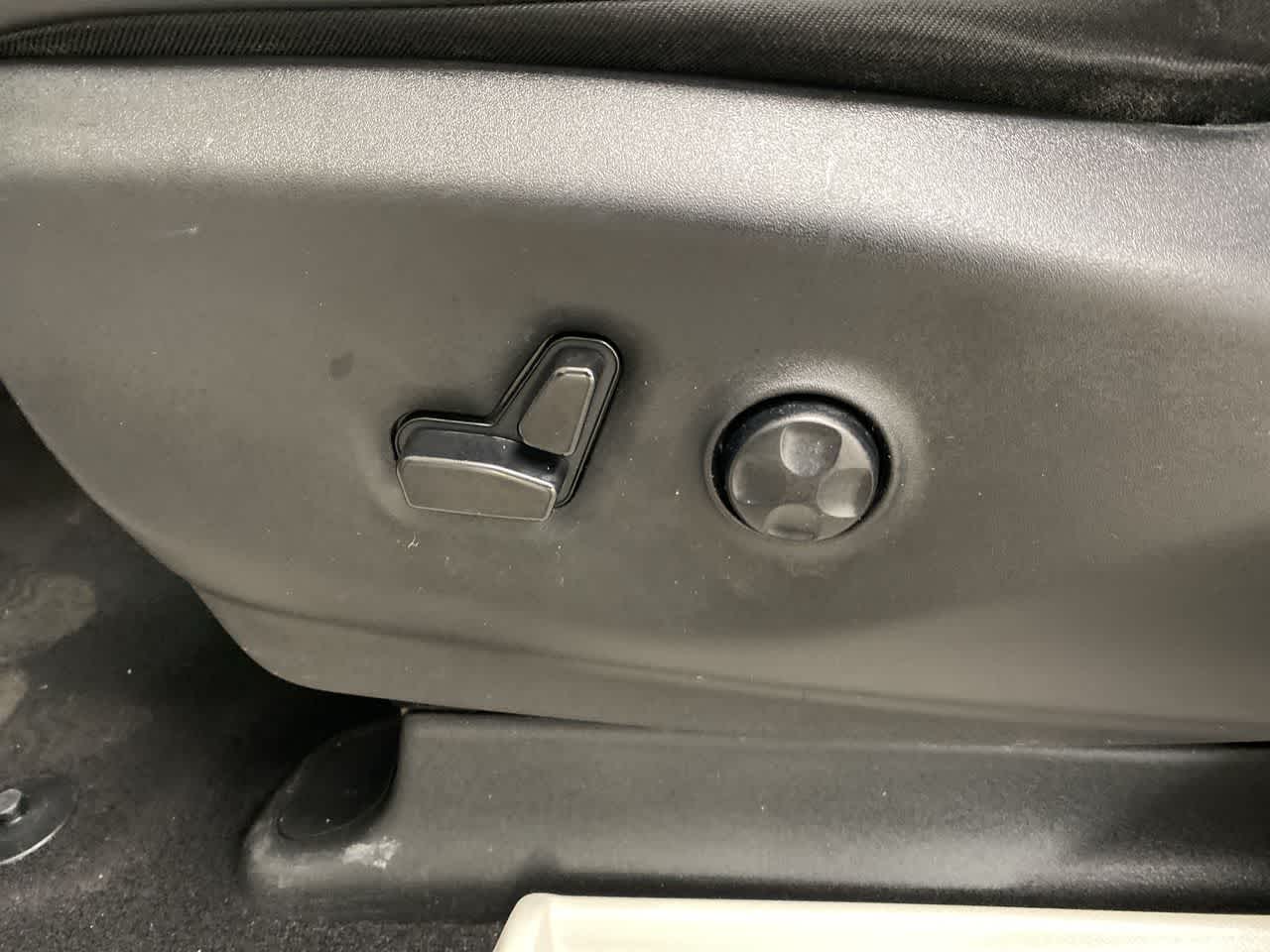 Thumbnail: 2023 Chrysler Pacifica - 15