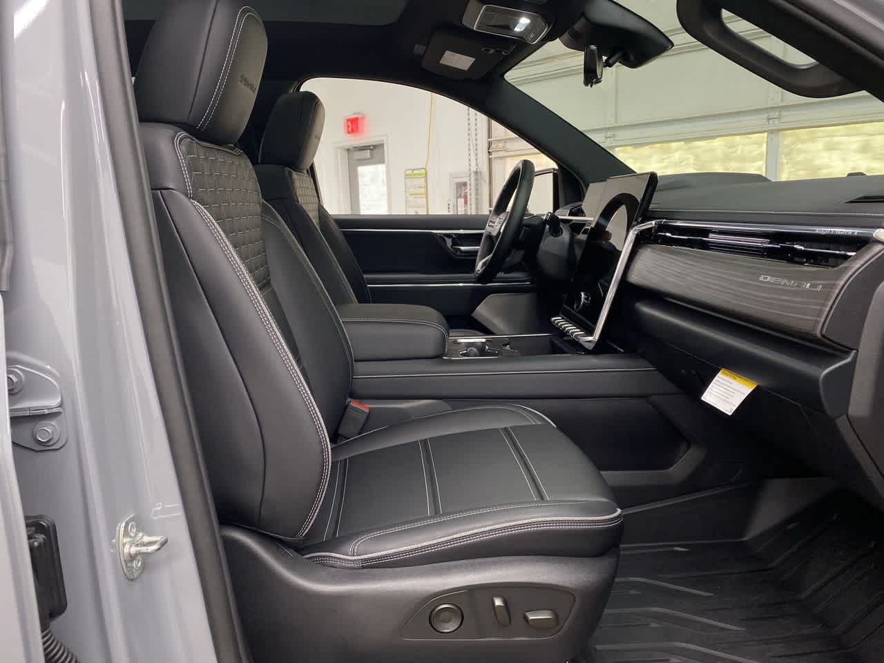 2024 GMC Sierra EV Denali 21