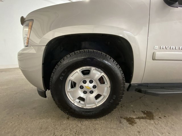 Thumbnail: 2009 Chevrolet Avalanche 1500 - 11