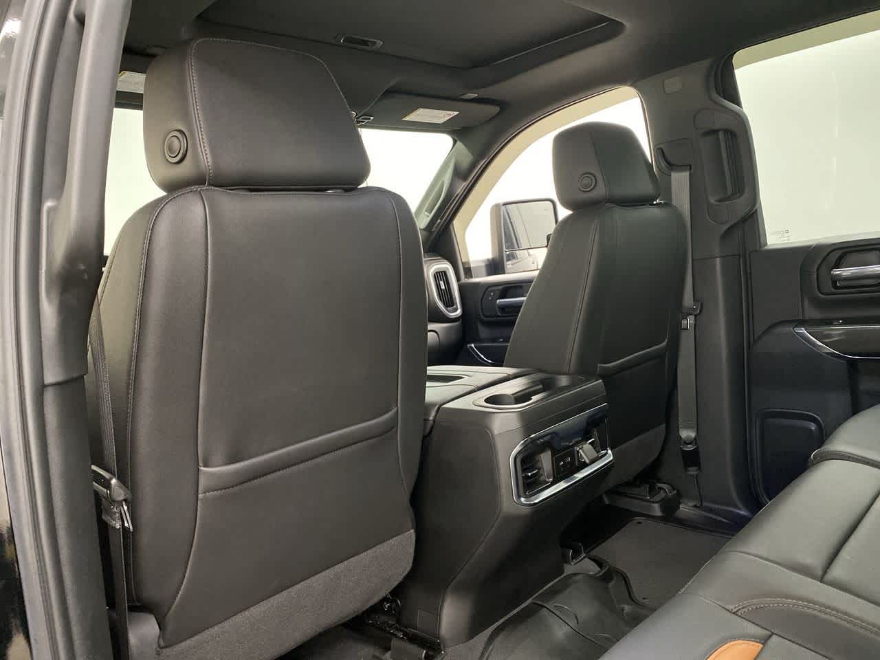 Thumbnail: 2022 GMC Sierra 3500 - 15