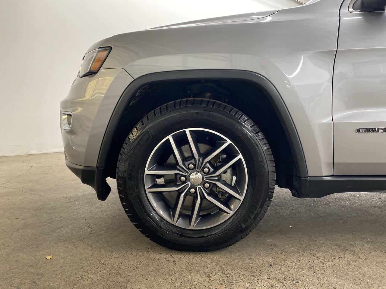 Thumbnail: 2017 Jeep Grand Cherokee - 11