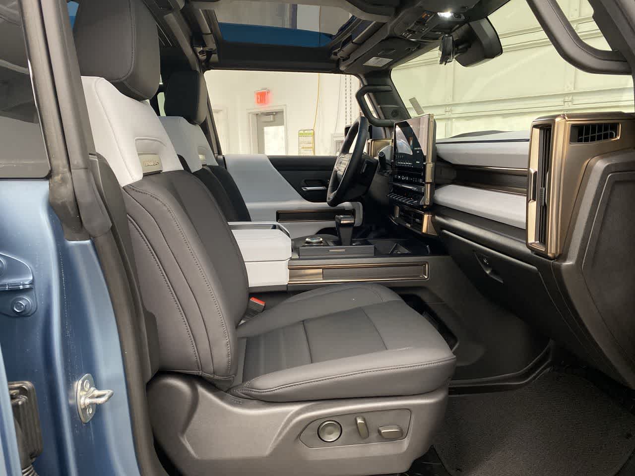 Thumbnail: 2024 GMC Hummer EV - 18