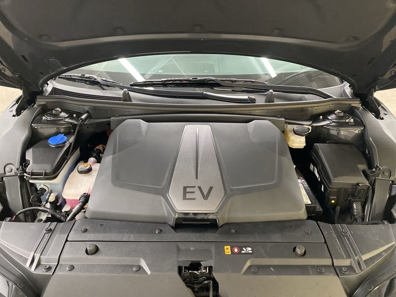 Thumbnail: 2022 Kia EV6 - 12