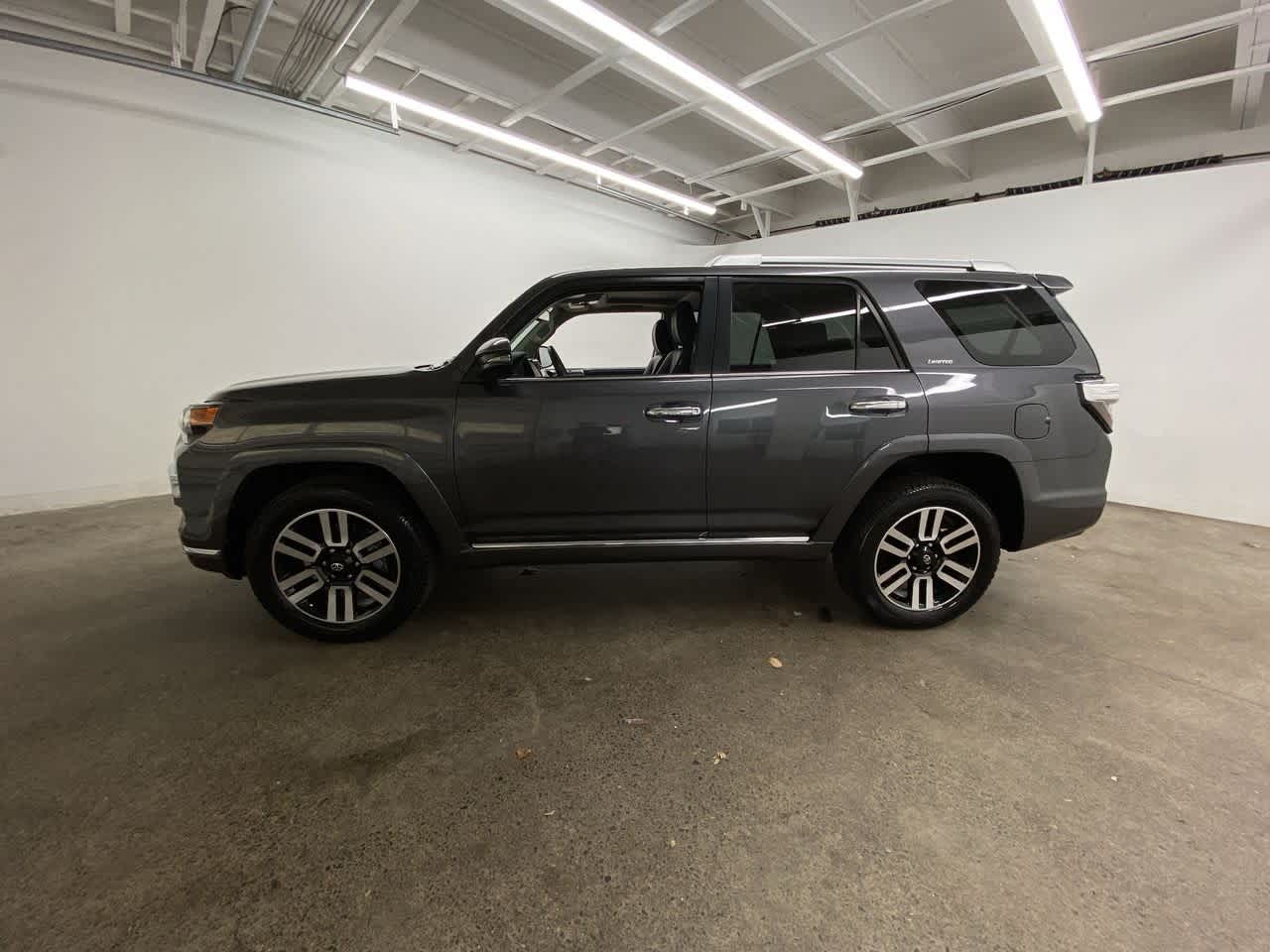 Thumbnail: 2023 Toyota 4Runner - 3