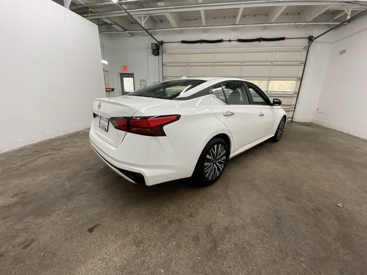 Thumbnail: 2025 Nissan Altima - 6