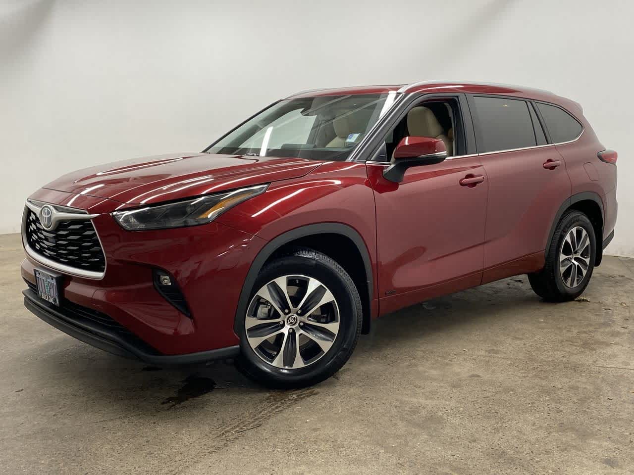 Thumbnail: 2023 Toyota Highlander - 1