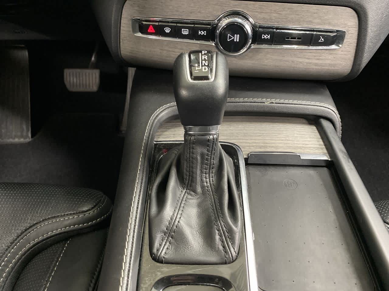 Thumbnail: 2022 Volvo XC90 - 28