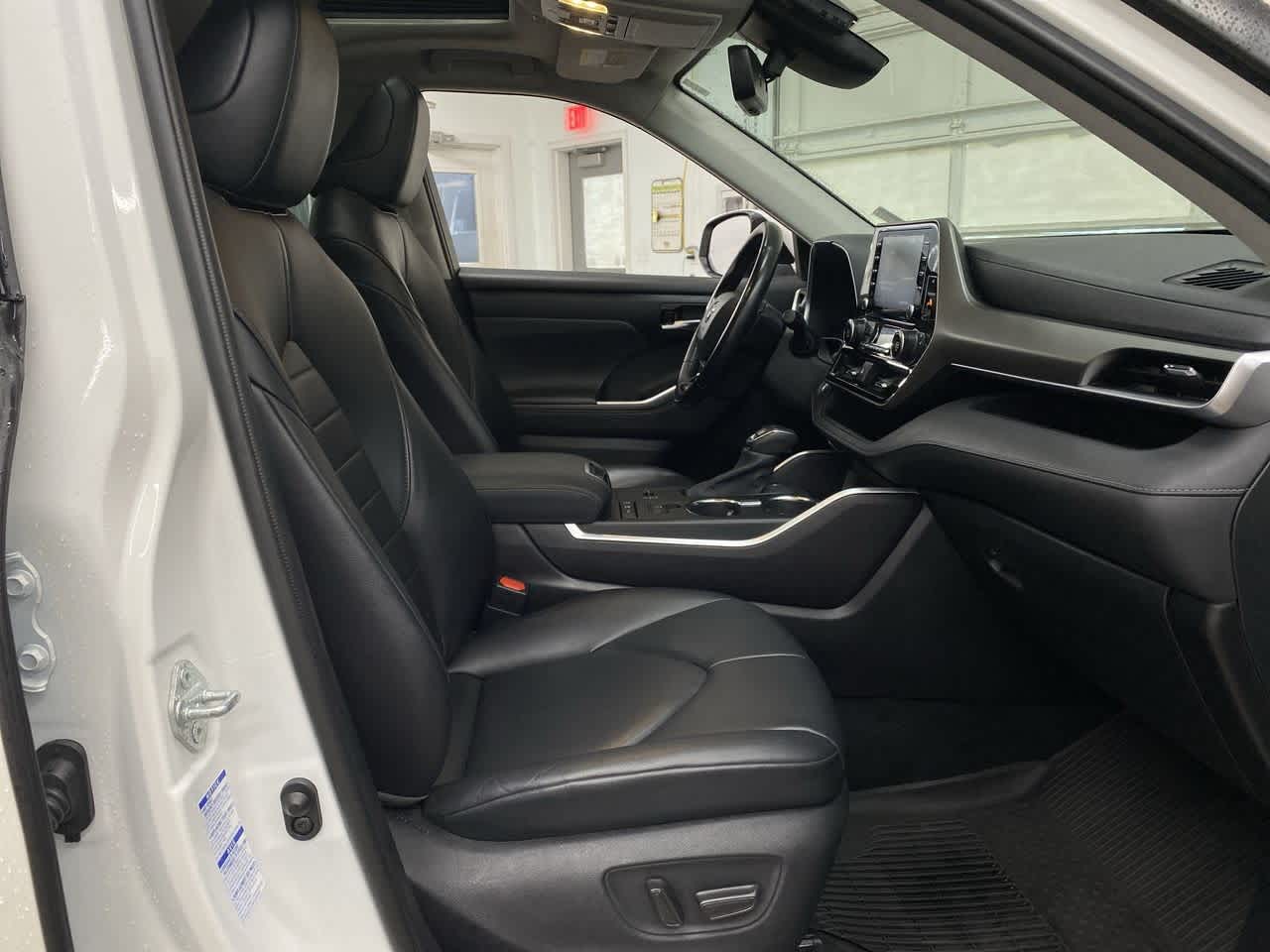 Thumbnail: 2021 Toyota Highlander - 18