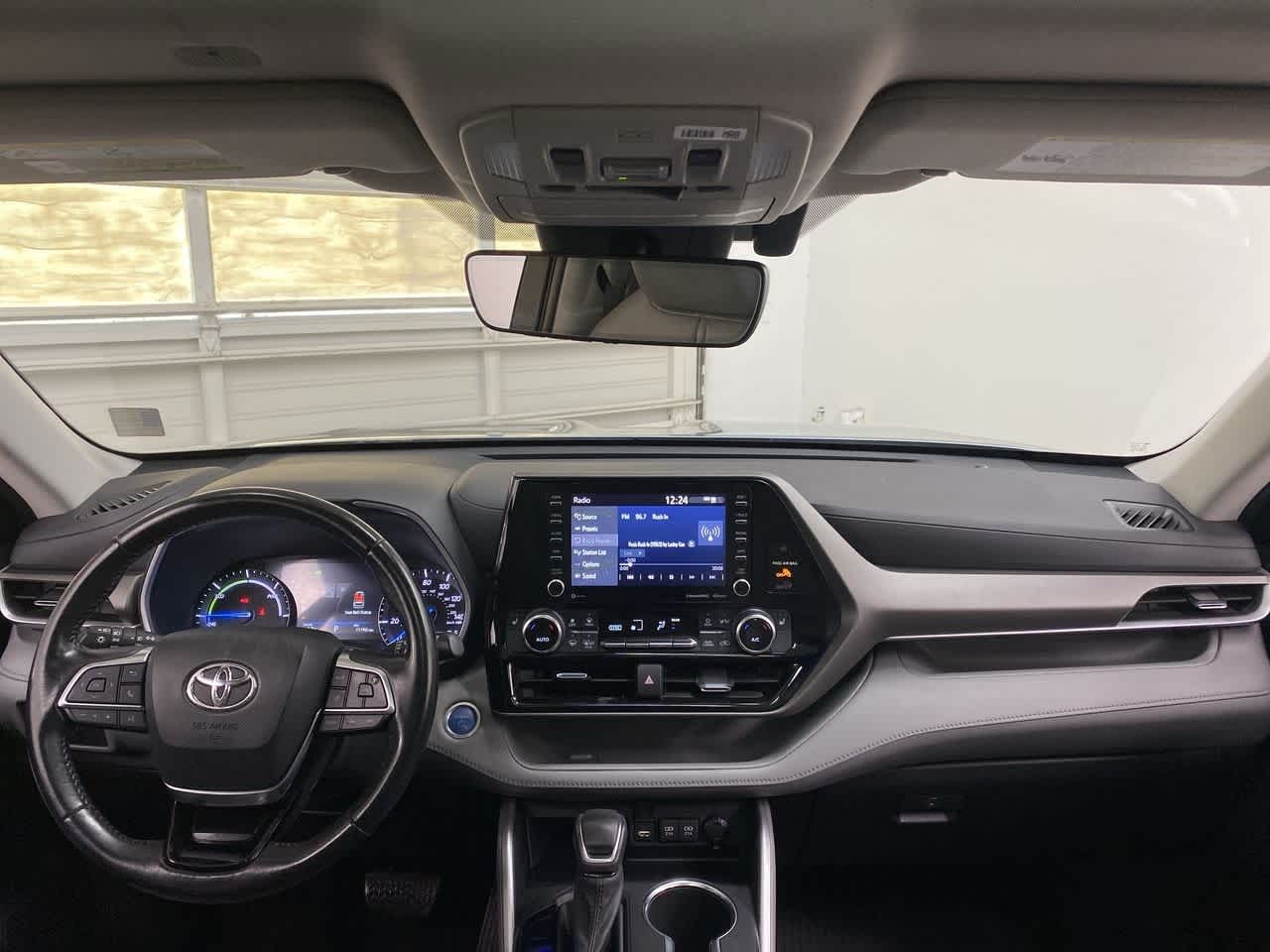 Thumbnail: 2021 Toyota Highlander - 14