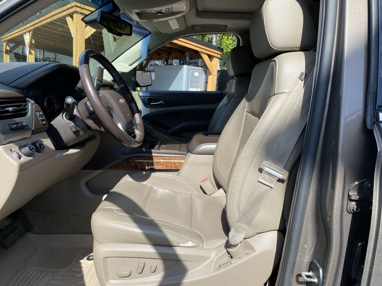 Thumbnail: 2016 Chevrolet Suburban - 14