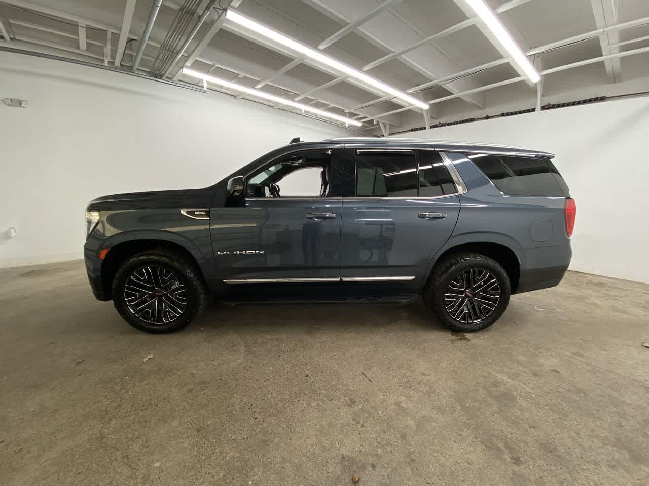 Thumbnail: 2021 GMC Yukon - 3