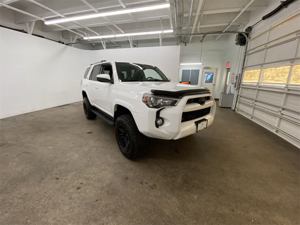 Thumbnail: 2019 Toyota 4Runner - 8