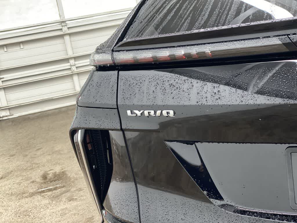 Thumbnail: 2024 Cadillac Lyriq - 10