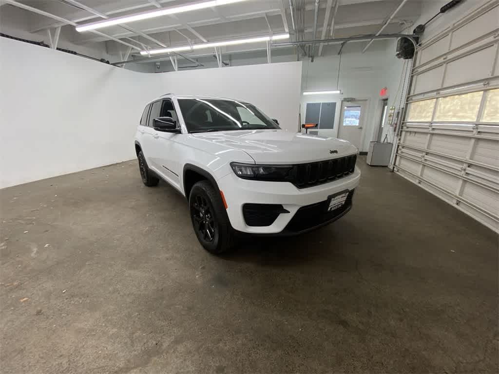 Thumbnail: 2024 Jeep Grand Cherokee - 8