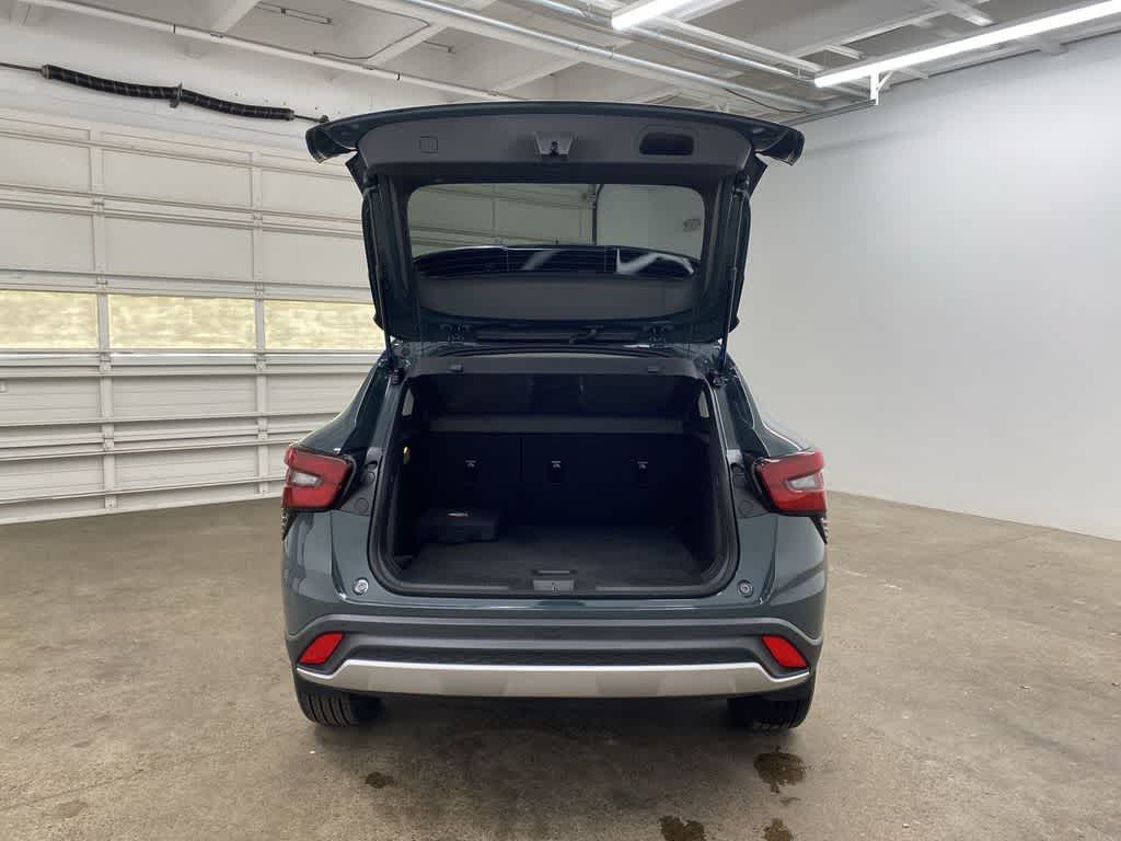 Thumbnail: 2025 Chevrolet Trax - 30