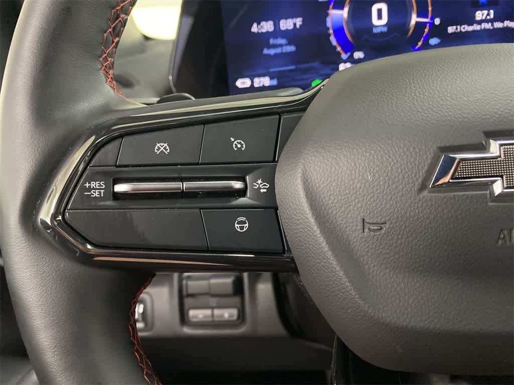 Thumbnail: 2024 Chevrolet Silverado EV - 22