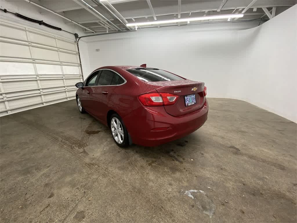 Thumbnail: 2017 Chevrolet Cruze - 4