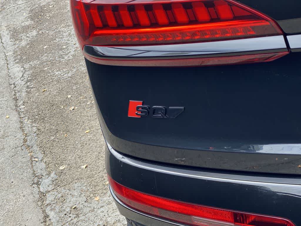 Thumbnail: 2023 Audi SQ7 - 10