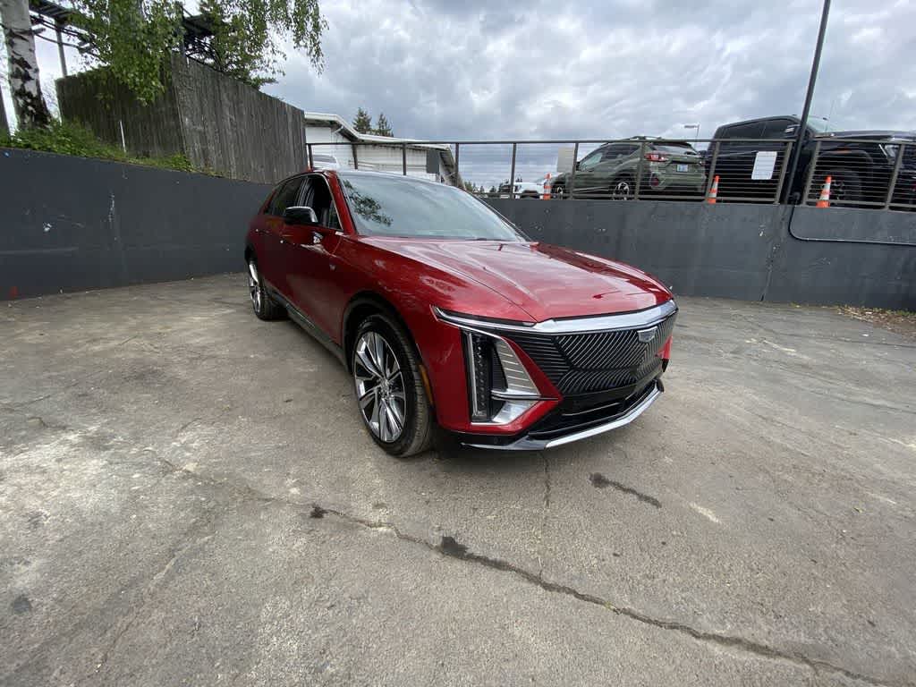 Thumbnail: 2024 Cadillac Lyriq - 8