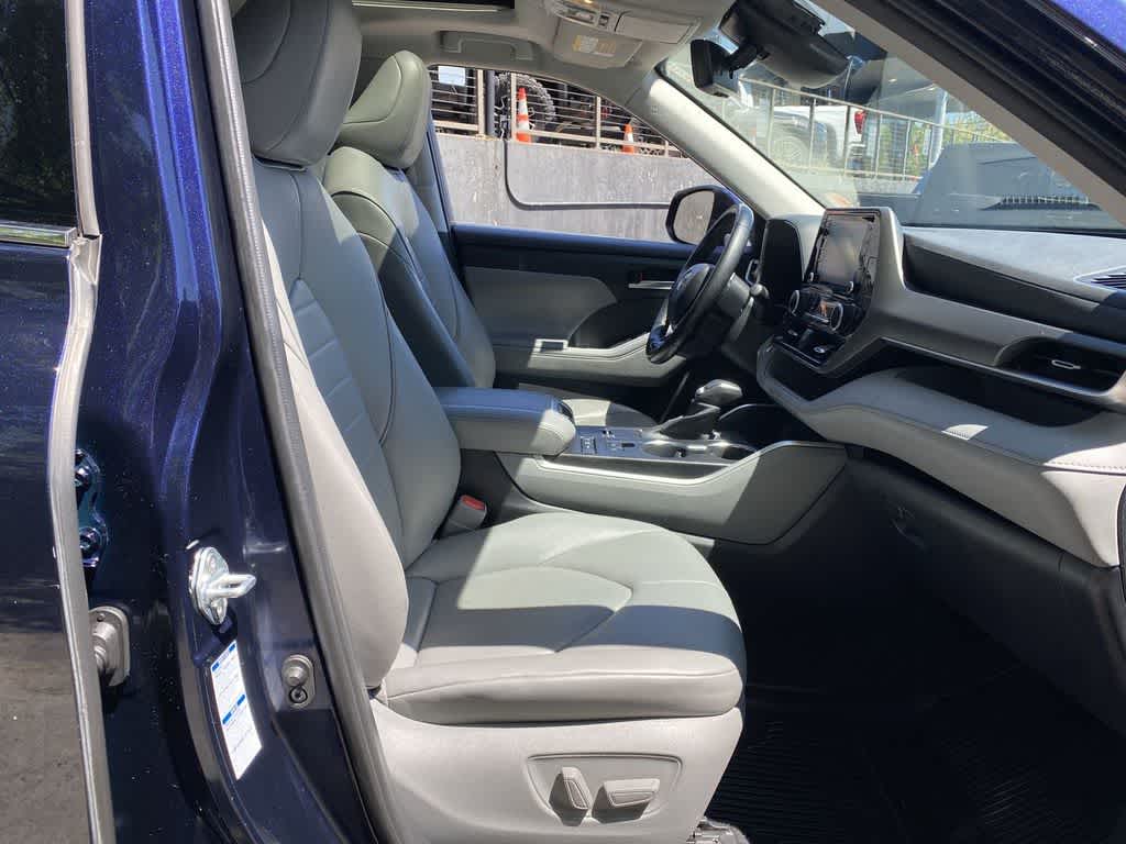 Thumbnail: 2021 Toyota Highlander - 19