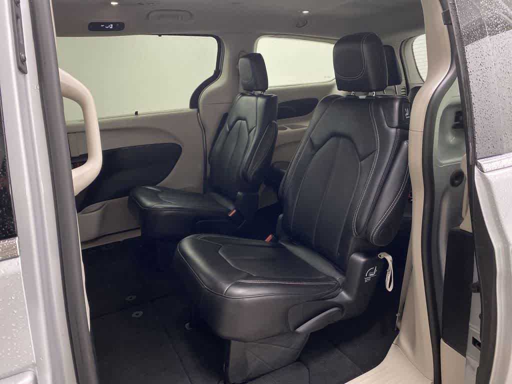 Thumbnail: 2024 Chrysler Pacifica - 16