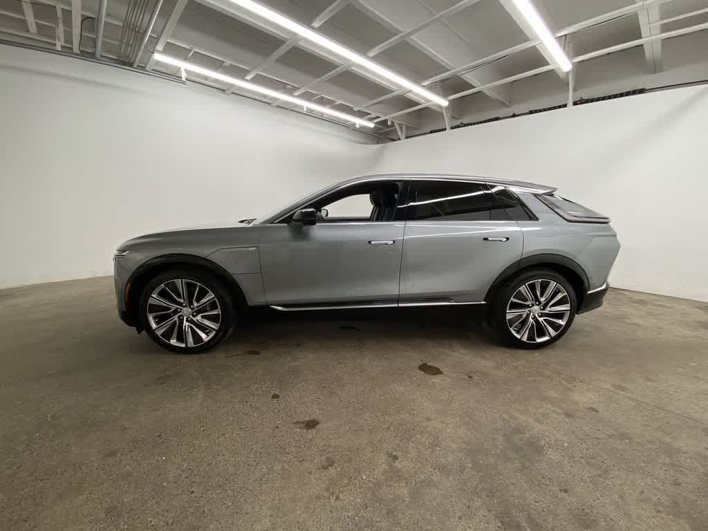 Thumbnail: 2024 Cadillac Lyriq - 3